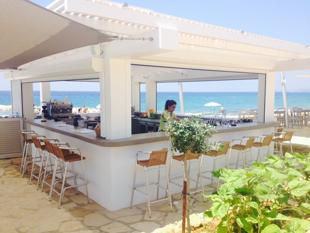 Хлорака: St. George Beach Hotel & Spa Resort