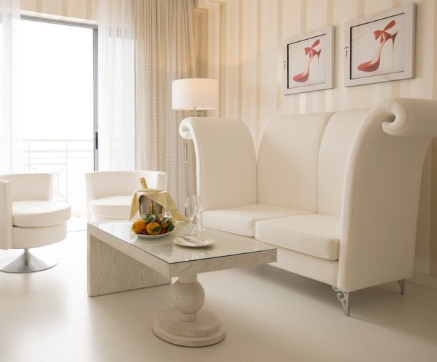 Хлорака: St. George Beach Hotel & Spa Resort