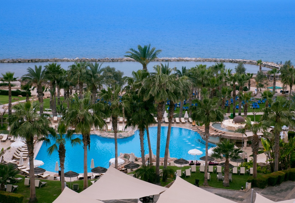 Хлорака: St. George Beach Hotel & Spa Resort