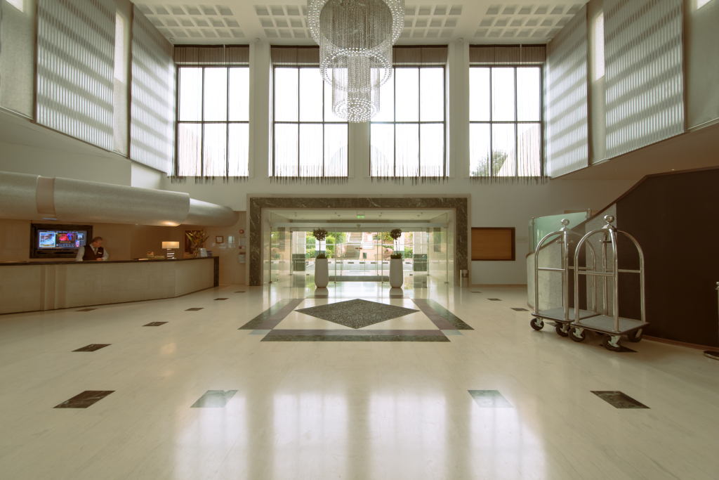 Хлорака: St. George Beach Hotel & Spa Resort