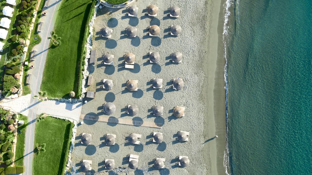 Агиос Тихонас: Mediterranean Beach Hotel