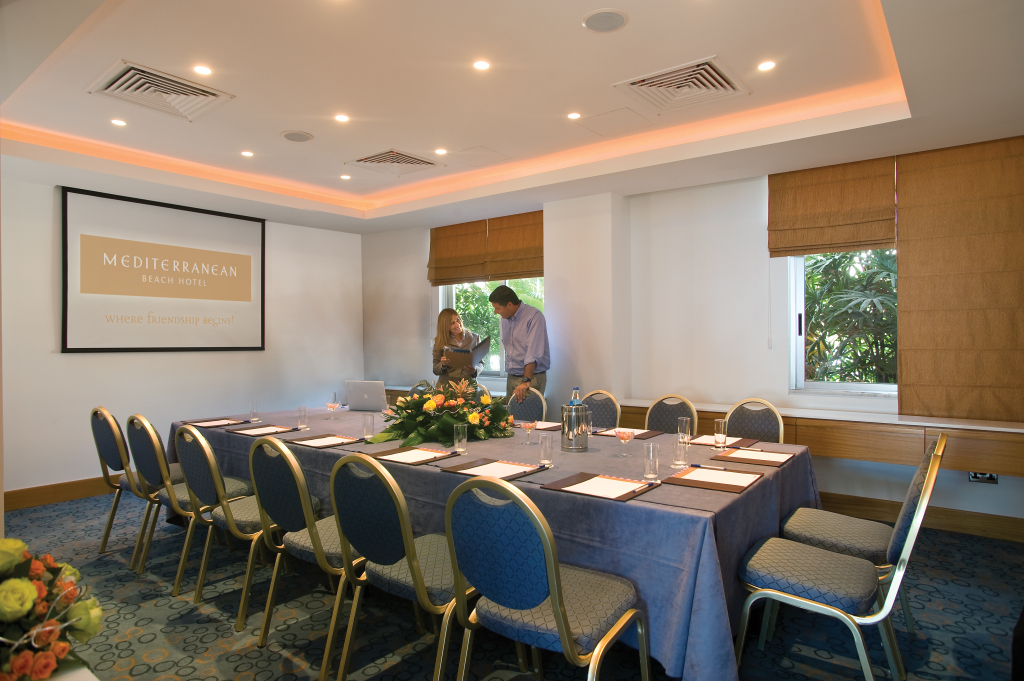 Агиос Тихонас: Mediterranean Beach Hotel