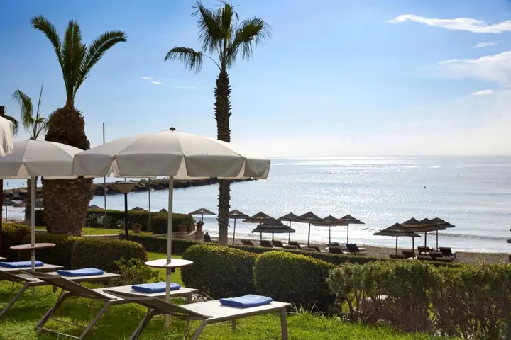 Агиос Тихонас: Mediterranean Beach Hotel