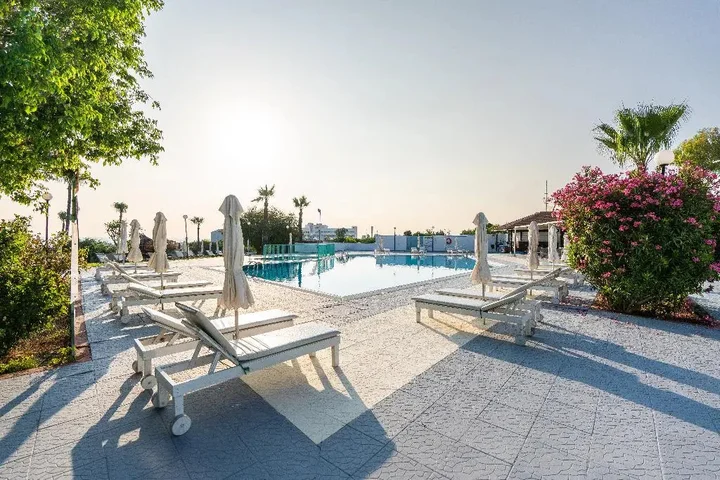 Протарас: Adelais Bay Hotel