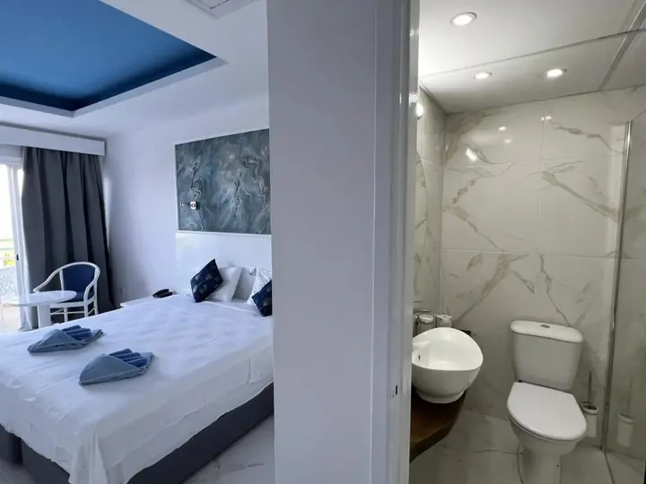 Протарас: Adelais Bay Hotel