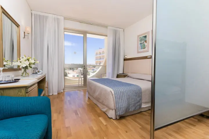 Протарас: The Golden Coast Beach Hotel