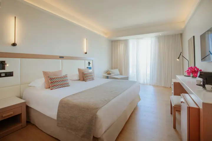 Протарас: The Golden Coast Beach Hotel