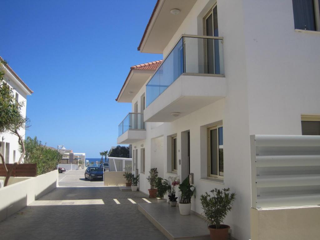 Polyxenia Isaak Luxury Villas and Apartments — фото 1