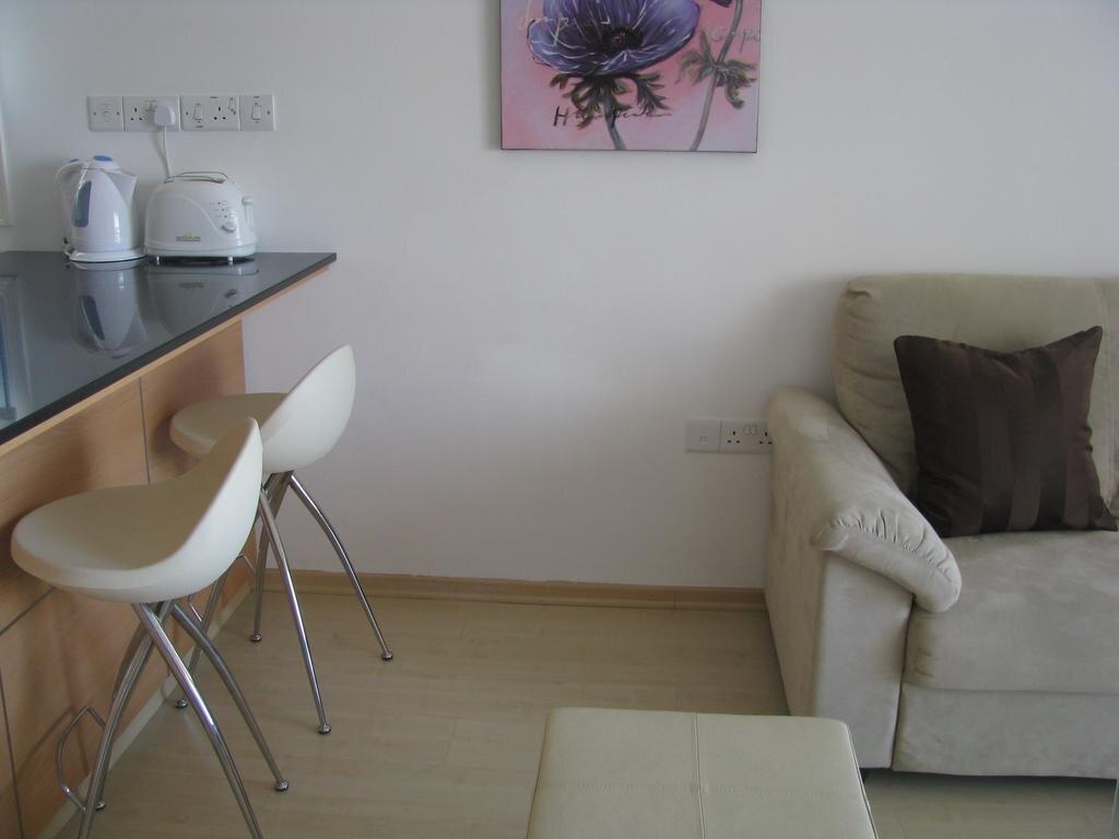 Агиа-Варвара: Nicosia Suites