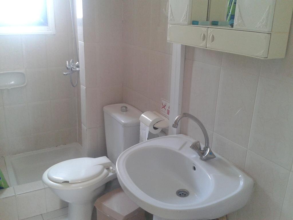 Пафос: Lefki Tree Tourist Apartments