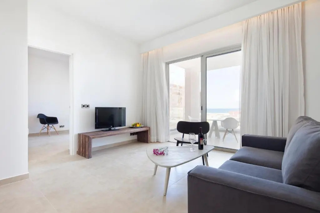 Пафос: Amphora Hotel & Suites