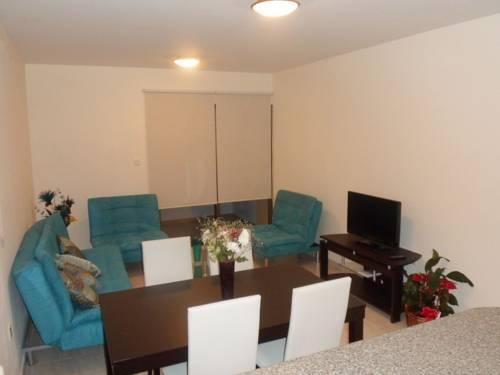 Пафос: Georgos Apartment