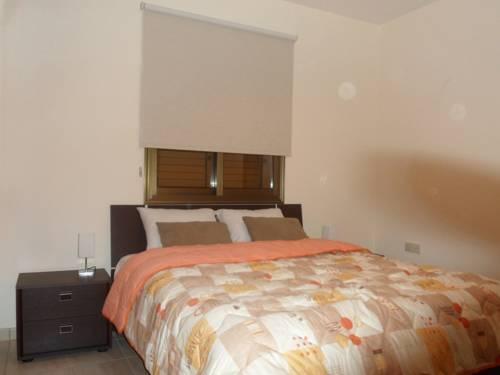 Пафос: Georgos Apartment