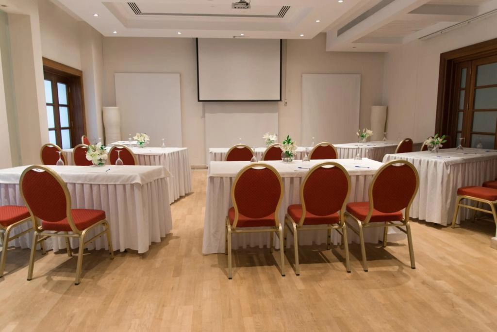 Лимассол: Curium Palace Hotel