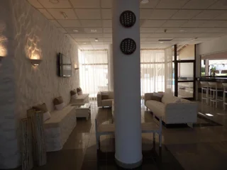 Паралимни: Amore Hotel Apartments