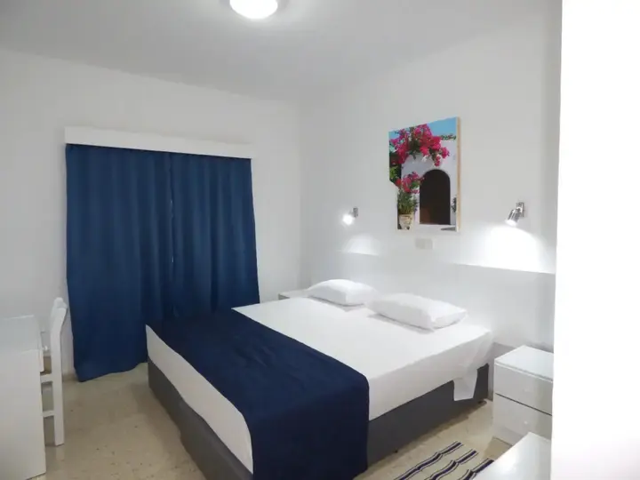 Паралимни: Amore Hotel Apartments