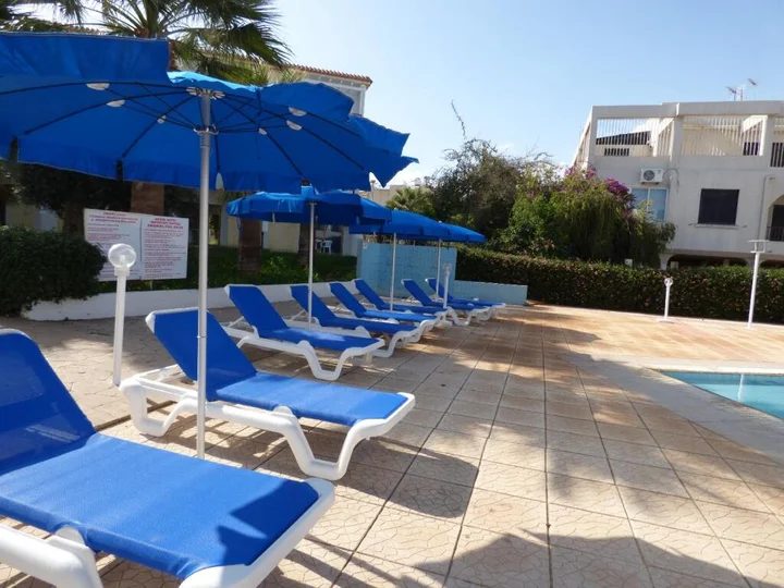 Паралимни: Amore Hotel Apartments