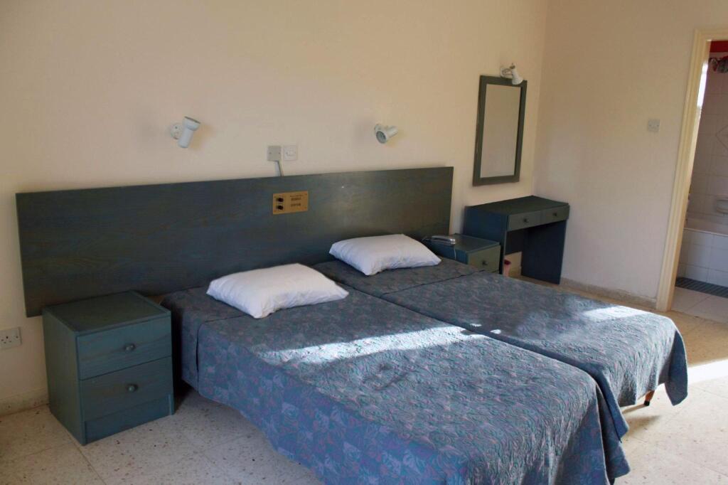 Паралимни: Amore Hotel Apartments