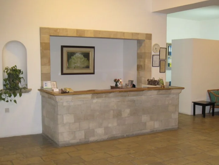 Пафос: Axiothea Hotel