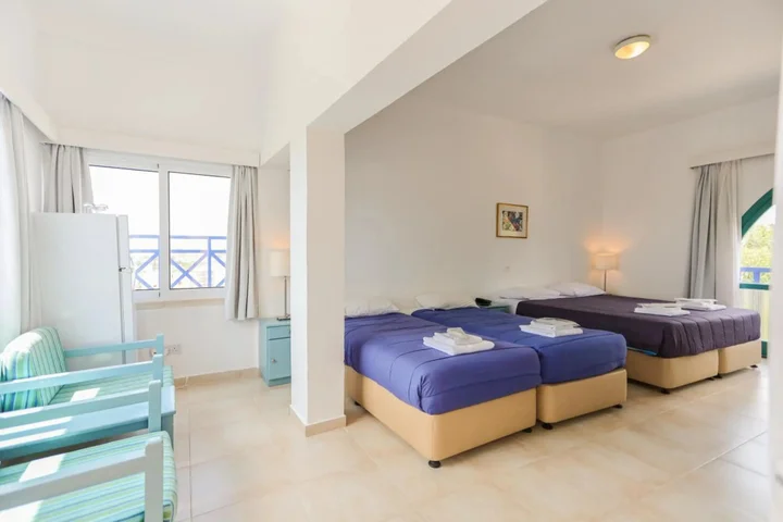 Пафос: Axiothea Hotel