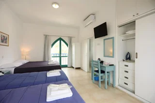 Пафос: Axiothea Hotel