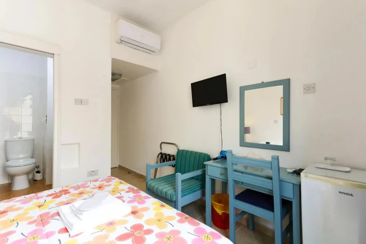 Пафос: Axiothea Hotel