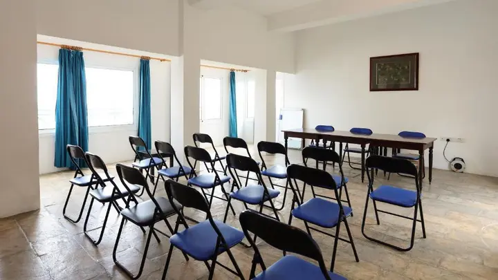 Пафос: Axiothea Hotel