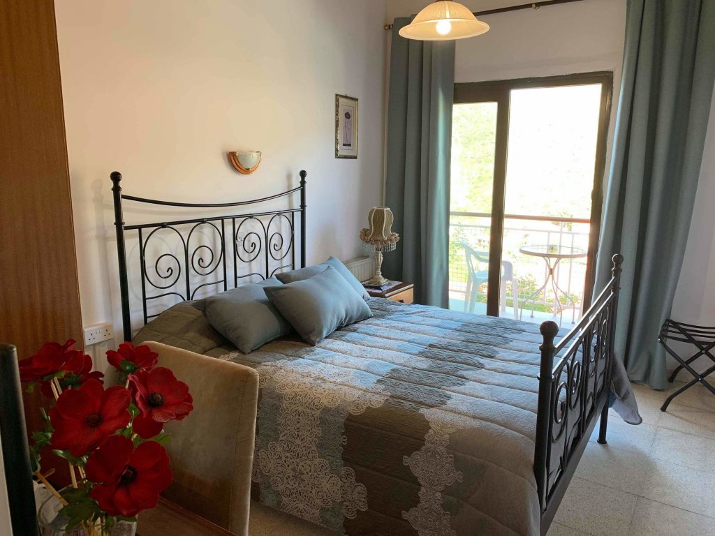 Педулас: Two Flowers Hotel
