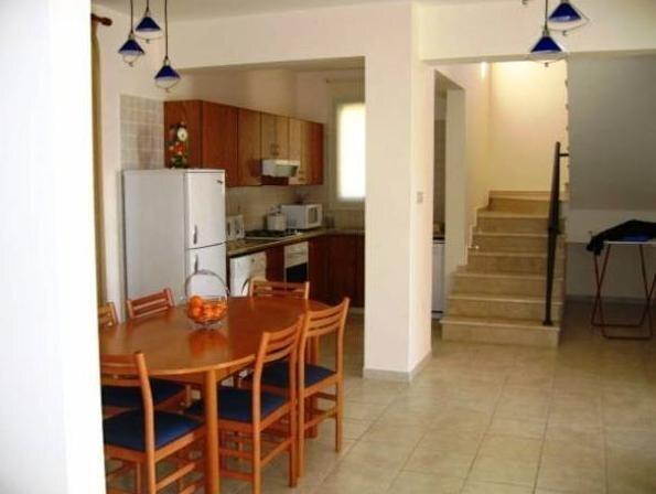 Киссонерга: Five Waves Holiday Villas