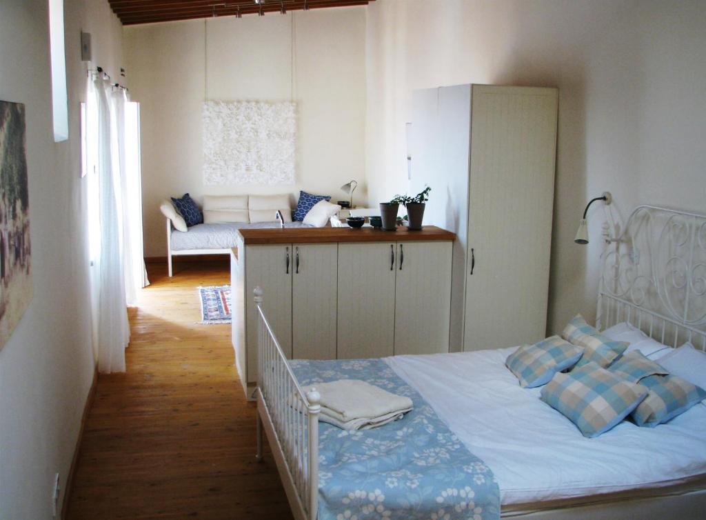 Точни: Dolphin Guest House and Studios