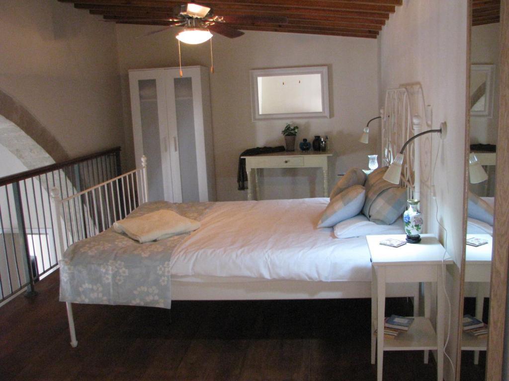Точни: Dolphin Guest House and Studios