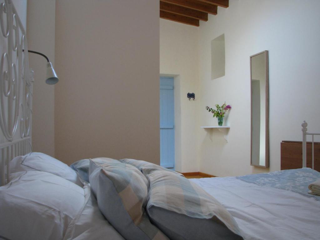 Точни: Dolphin Guest House and Studios
