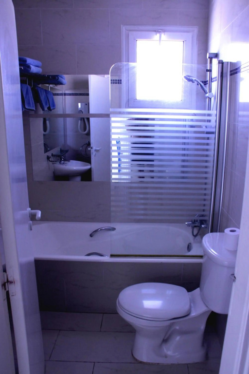 Пафос: Paphinia Sea View Apartments