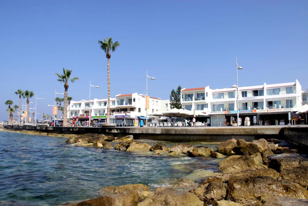 Пафос: Paphinia Sea View Apartments