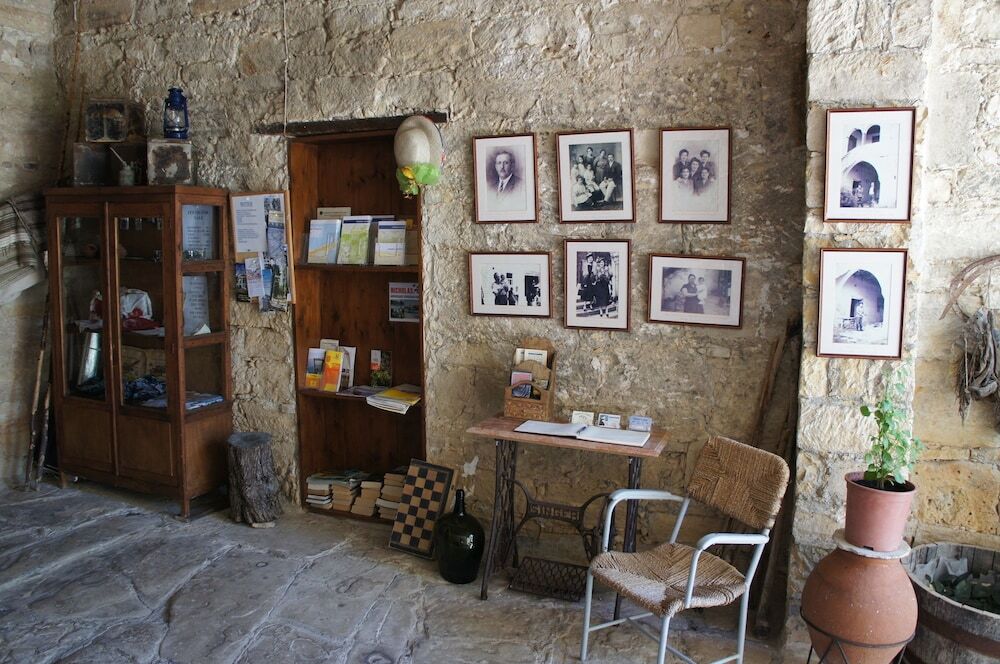 Акротири: Nicolas and Marias Cottages