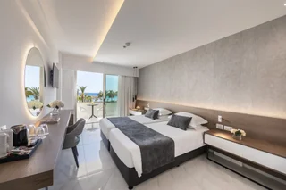 Айя-Напа: Pavlo Napa Beach Hotel