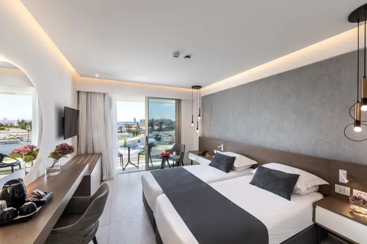 Айя-Напа: Pavlo Napa Beach Hotel