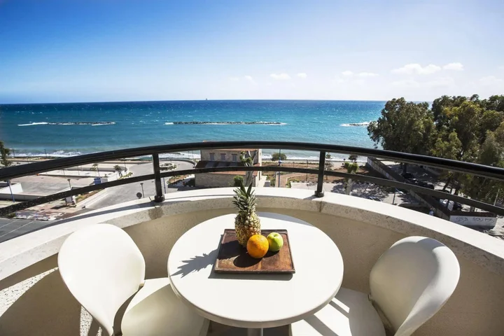 Лимассол: Pigeon Beach Hotel Apartments