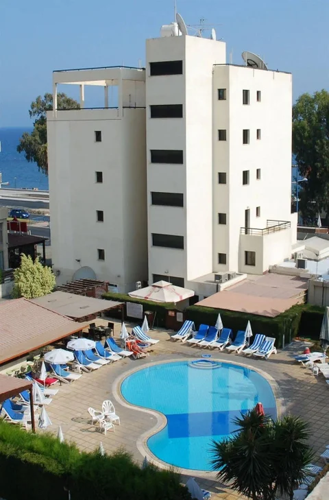 Лимассол: Pigeon Beach Hotel Apartments