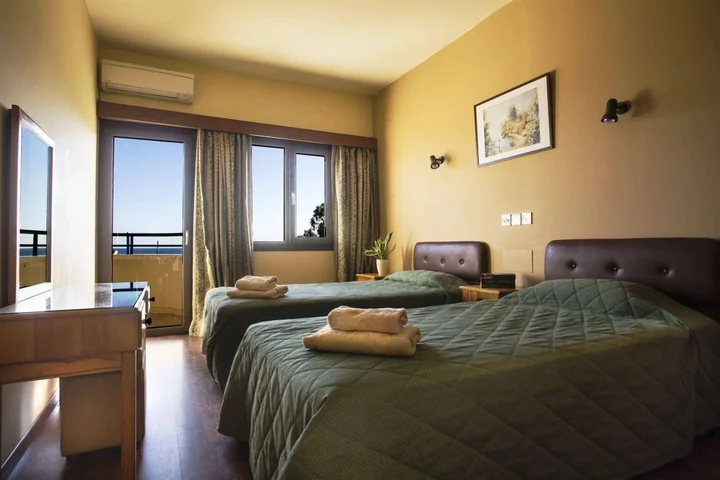 Лимассол: Pigeon Beach Hotel Apartments