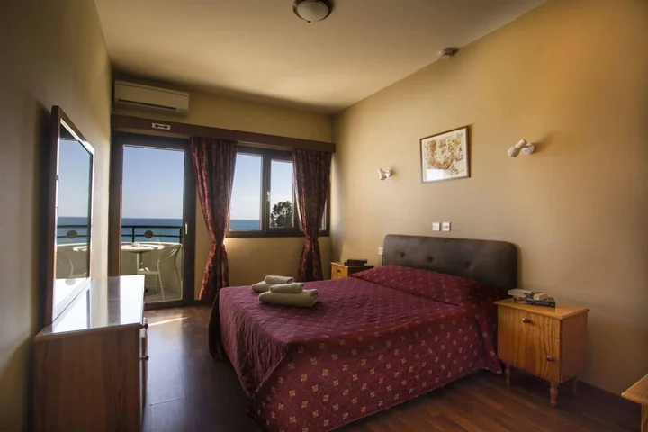 Лимассол: Pigeon Beach Hotel Apartments