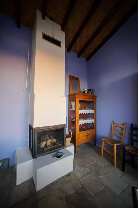 Марони: Teacher House