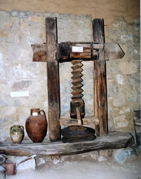 Какопетрия: Antigones House