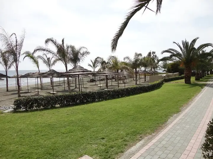 Агиос Тихонас: Avalon Beach Apartment