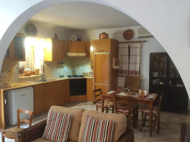 Киссонерга: Piskopos House