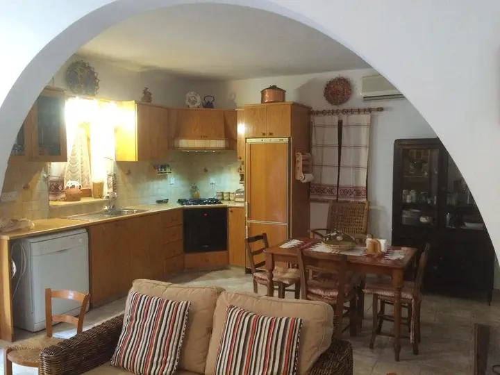 Киссонерга: Piskopos House