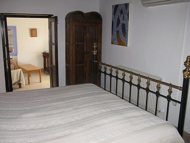 Точни: Danae House
