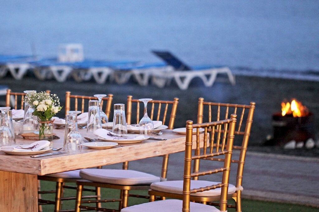 Агиос Тихонас: Poseidonia Beach Hotel
