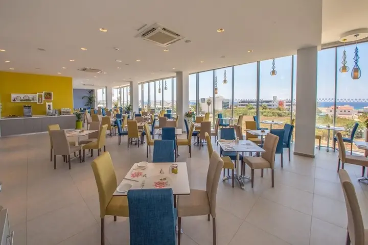 Айя-Напа: Nicholas Color Hotel
