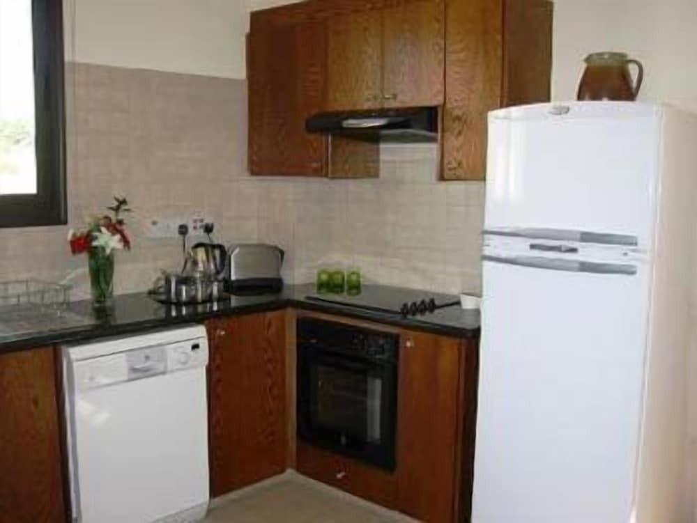 Киссонерга: Aura Holiday Villas